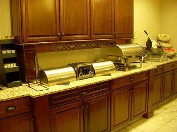 ורנל Landmark Inn And Suites מראה חיצוני תמונה