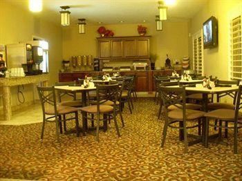 ורנל Landmark Inn And Suites מראה חיצוני תמונה