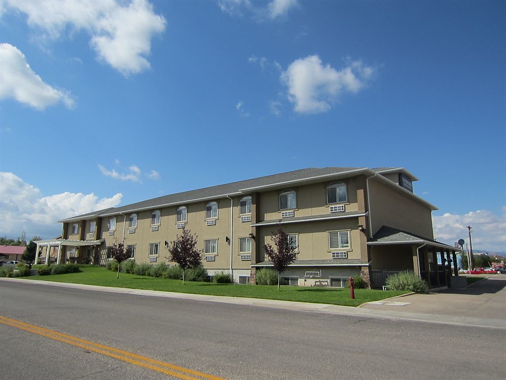 ורנל Landmark Inn And Suites מראה חיצוני תמונה