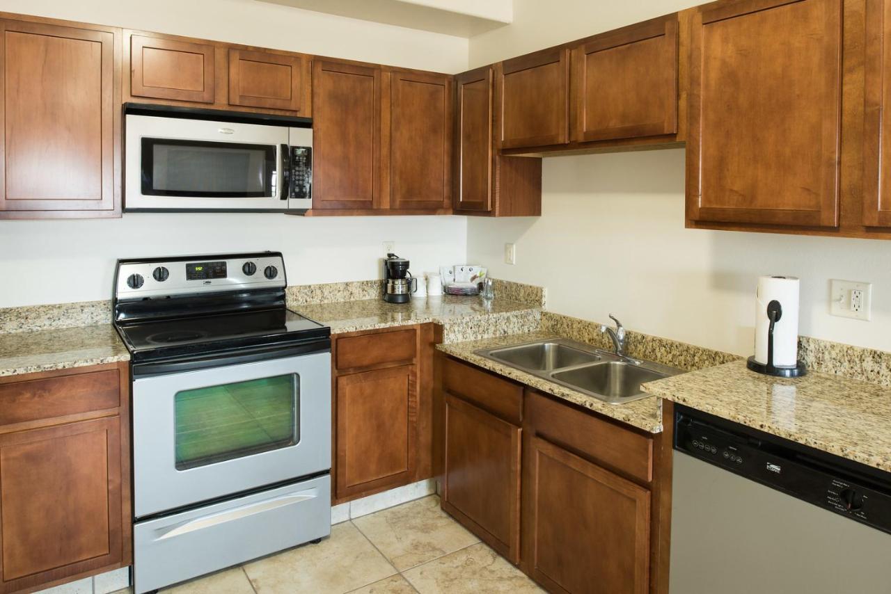 ורנל Landmark Inn And Suites מראה חיצוני תמונה